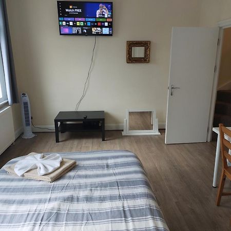 Family Friendly 3 Bedroom Flat Zone 2 - Children Stay Free! لندن المظهر الخارجي الصورة